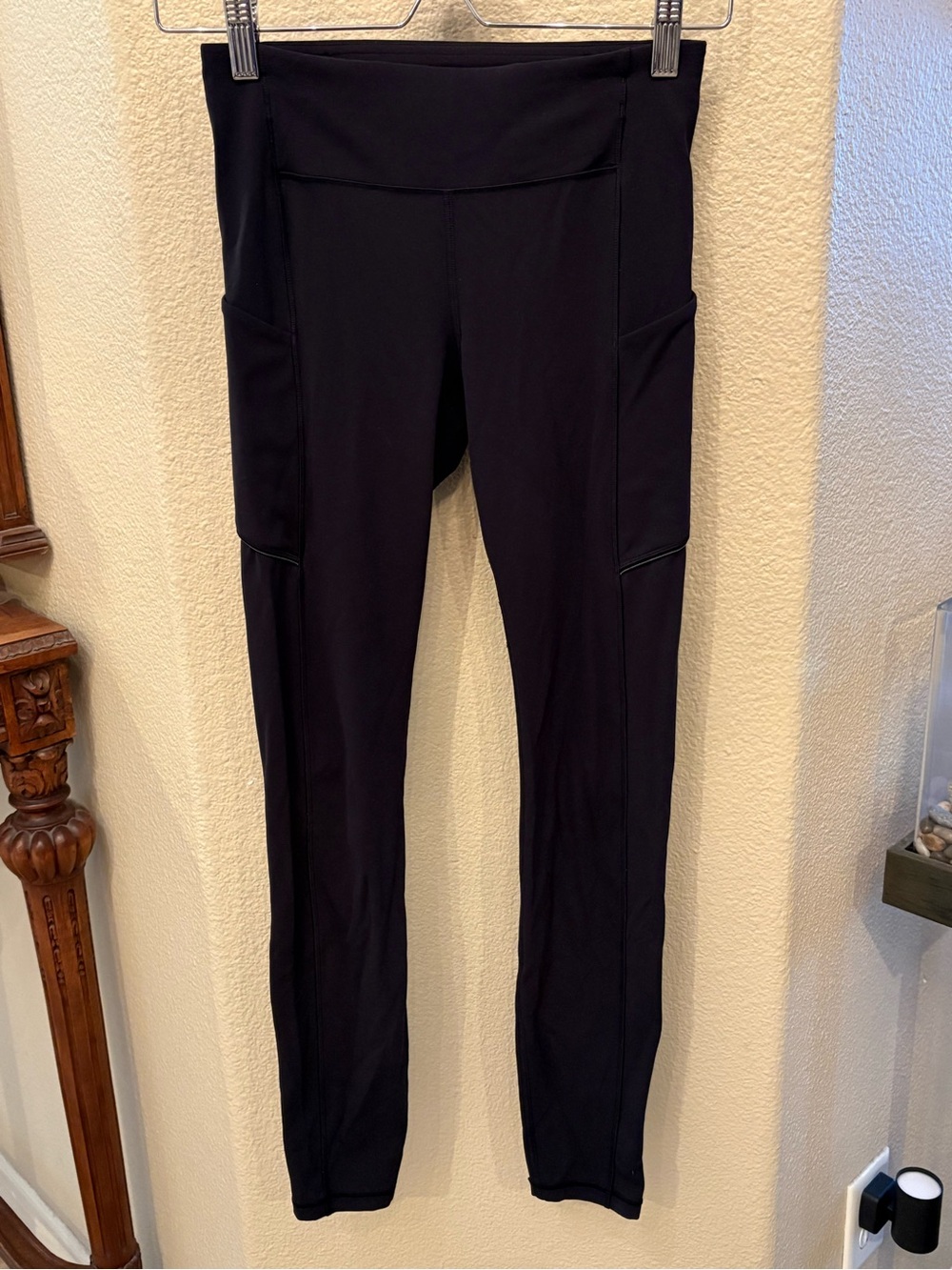 Lululemon Women Black Speed Up Tight Athletic Leggings with Side Pockets Size 4